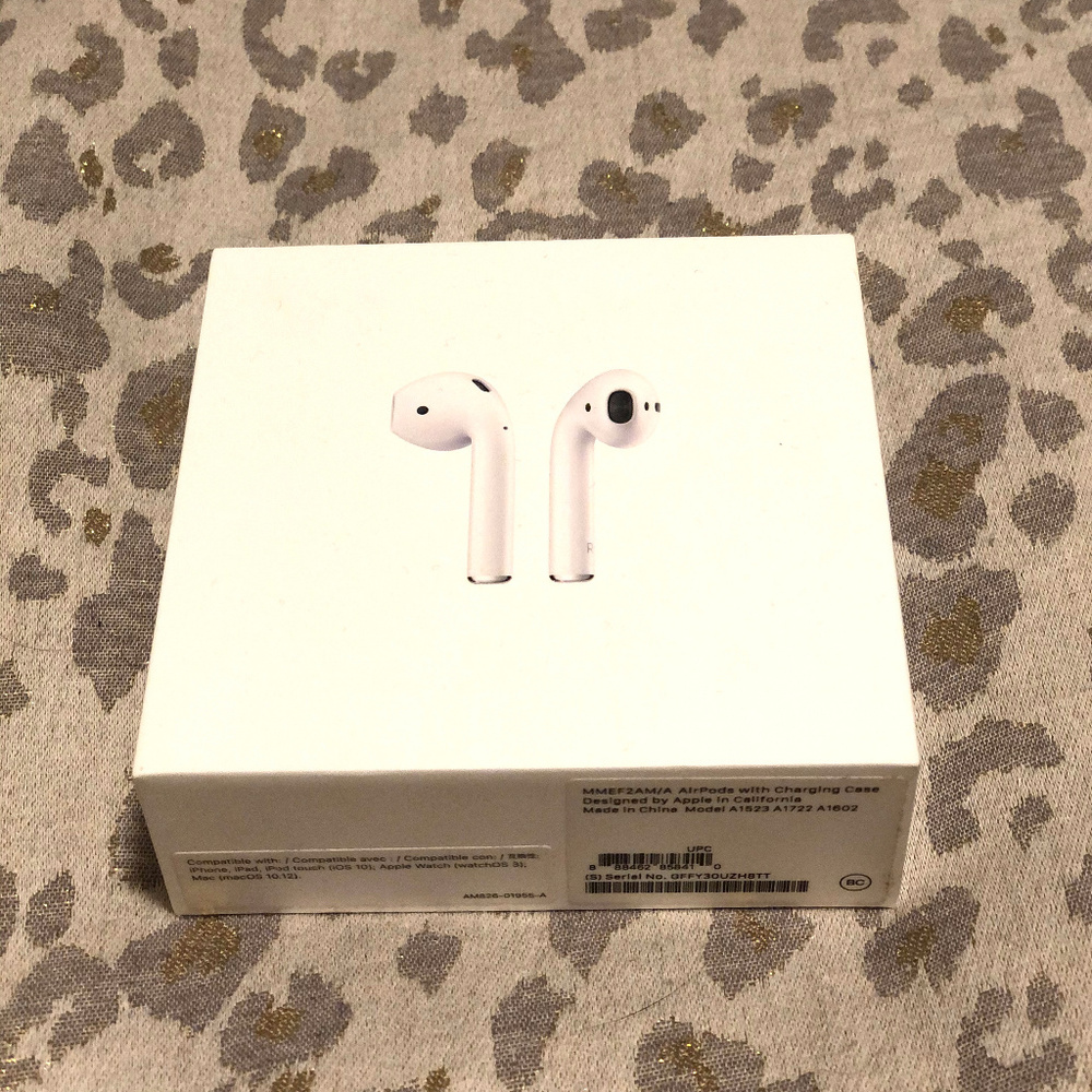 New Apple Airpods